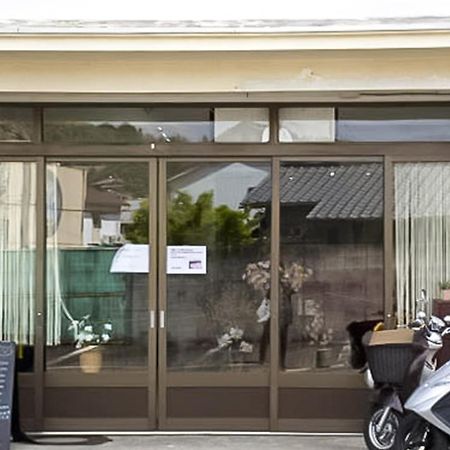 Guest Cafe Kuchikumano Hotel Kamitondacho Bagian luar foto
