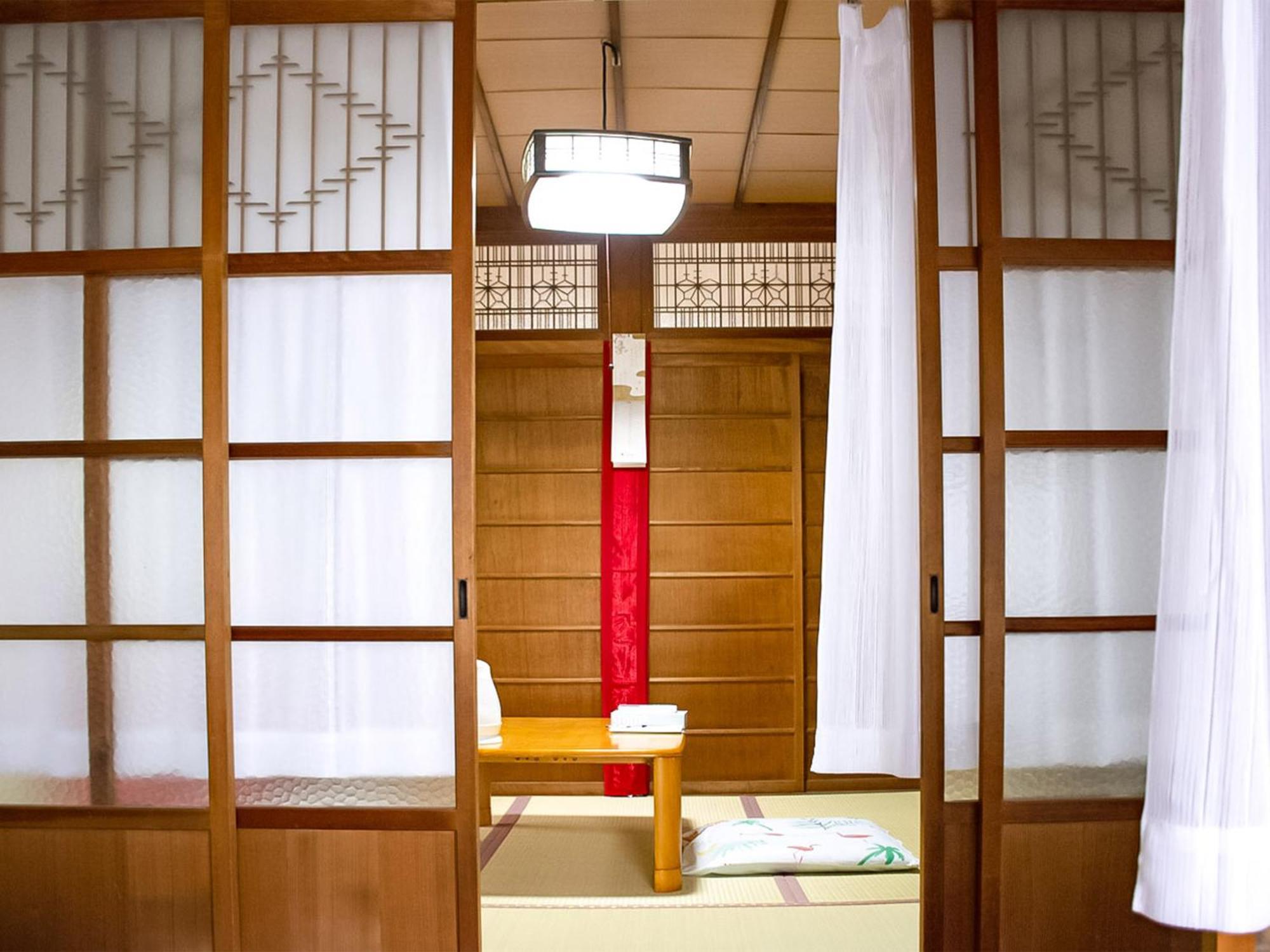 Guest Cafe Kuchikumano Hotel Kamitondacho Bagian luar foto